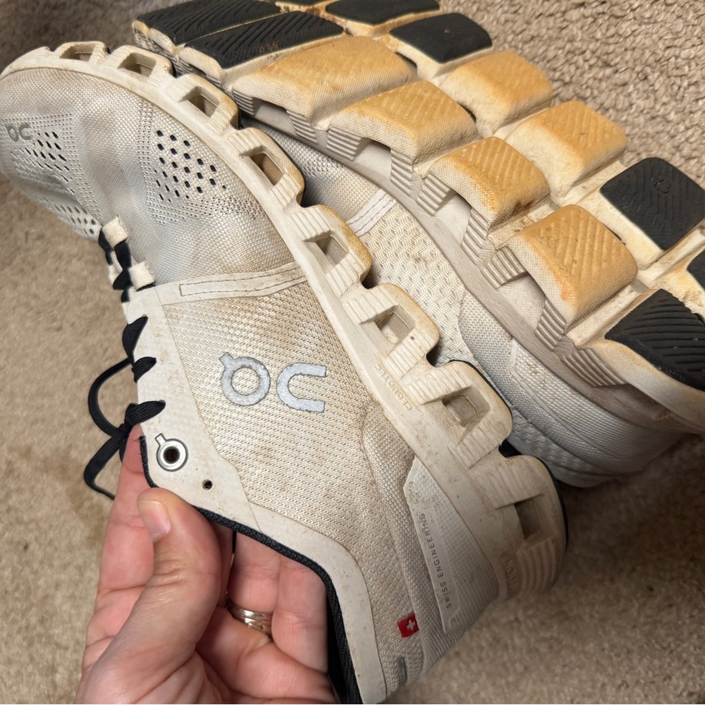 On Cloud Womens Running Shoes — White/Black - WELL LOVED - Picture 3 of 5